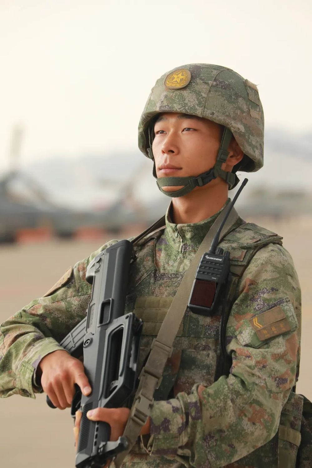 『最新軍裝揭秘，潮流與威嚴(yán)并存』