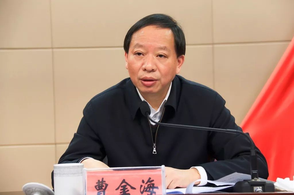 吳輝最新動(dòng)態(tài)，學(xué)習(xí)之光，自信與成就的力量展現(xiàn)風(fēng)采
