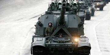 最新軍事裝備揭秘，小巷深處的神秘寶藏